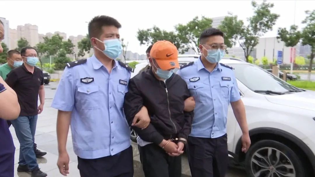 裸聊诈骗被骗11万怎么办,被裸聊诈骗40万