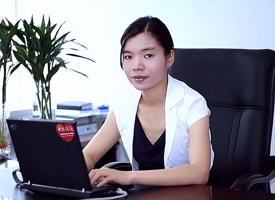 她18岁考入北大24岁去世,她19岁辍学还债