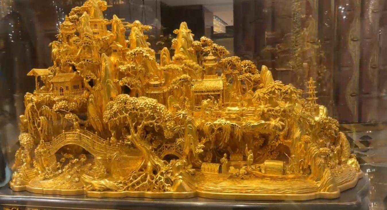 赌王多壕？1个摆件就是何超莲1场婚礼，大厅如同博物馆，龙椅亮了