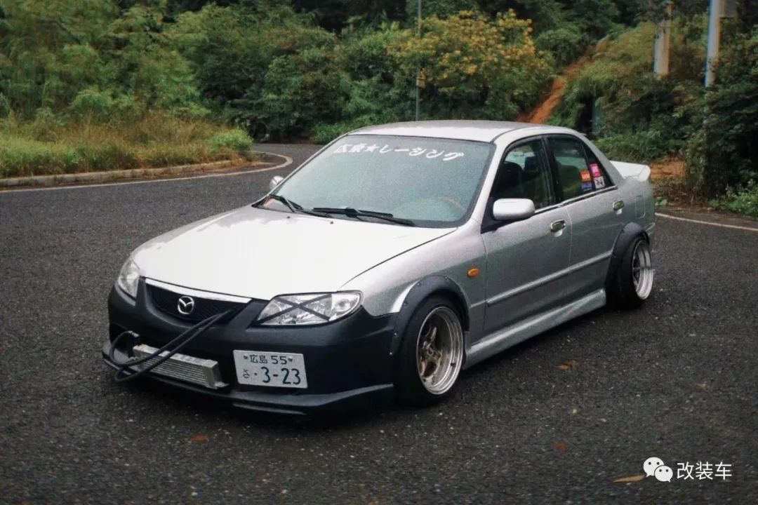 马自达323玩漂移,马自达323狂飙