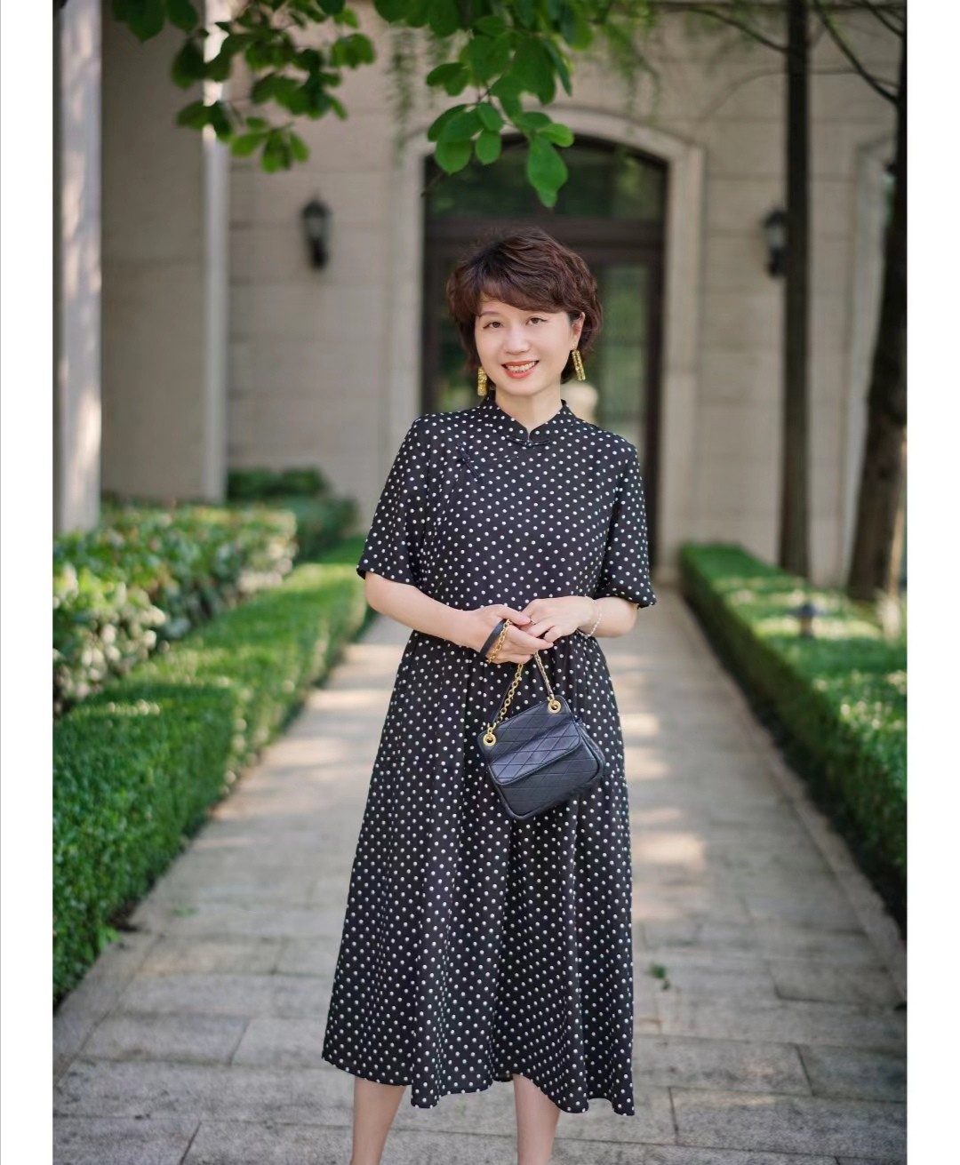 适合短发穿的气质款连衣裙,适合40岁短发女人穿的连衣裙