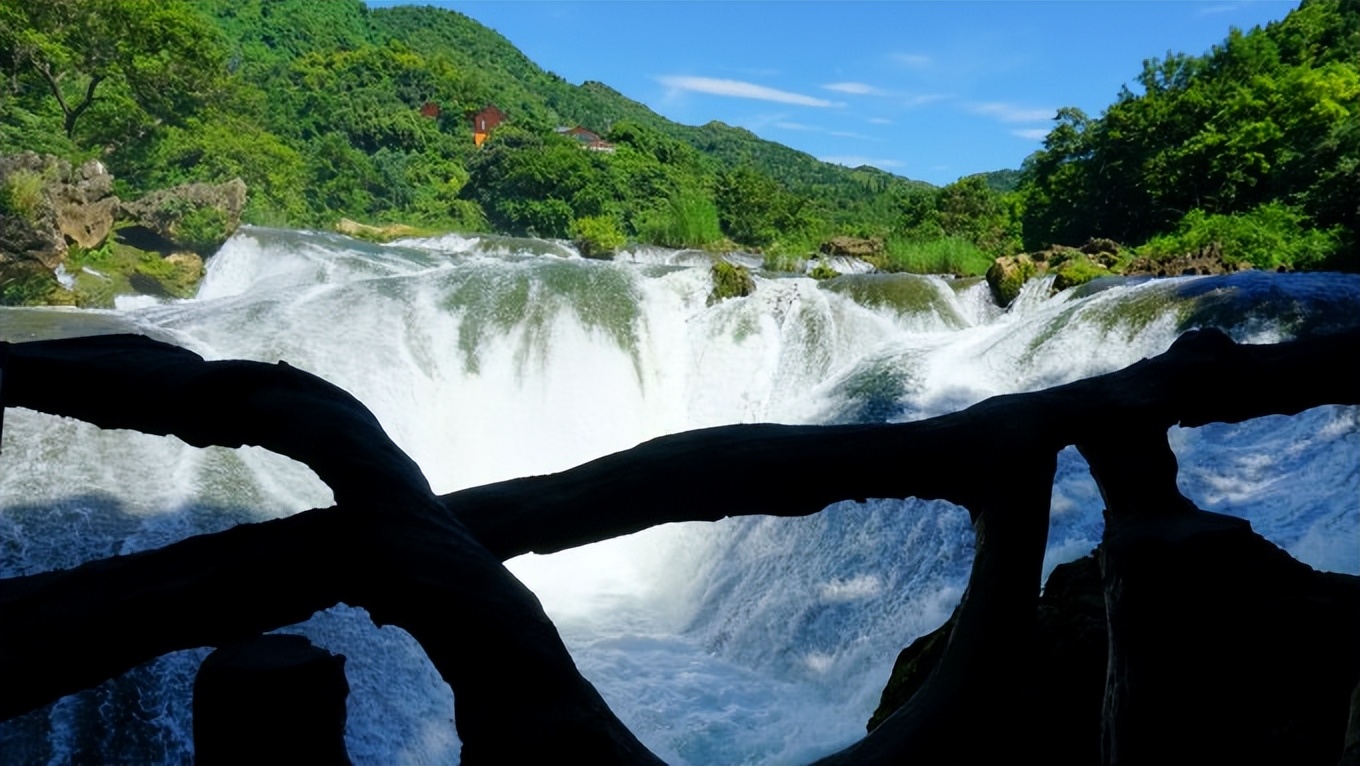 黄果树瀑布漫天扑面而来的水雾,黄果树瀑布4天旅游攻略