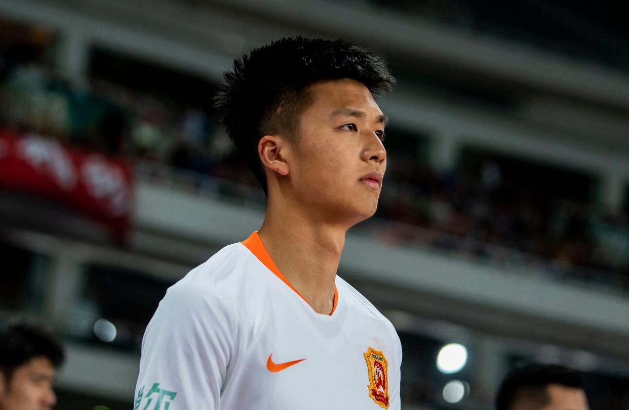 国足艾克森最新消息,艾克森从恒大转会到上港的公告