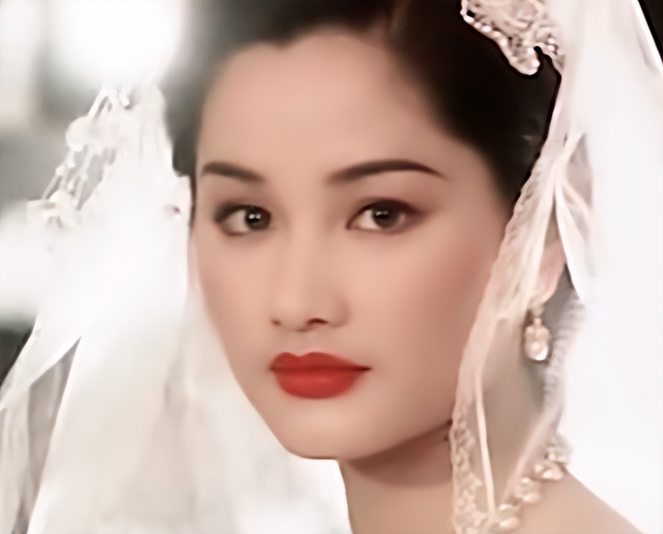 49岁瞿颖罕晒近况,52岁瞿颖回泰国生活