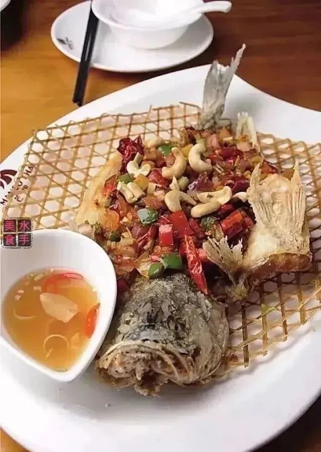 特色绝味鲈鱼做法,七星鲈鱼最正宗的做法