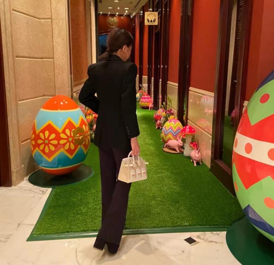 伍伦盼资产多少亿,华裔富婆伍伦盼祖籍我国