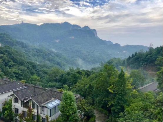 青城山悠人雅舍酒店简介,亲近自然乐享时光