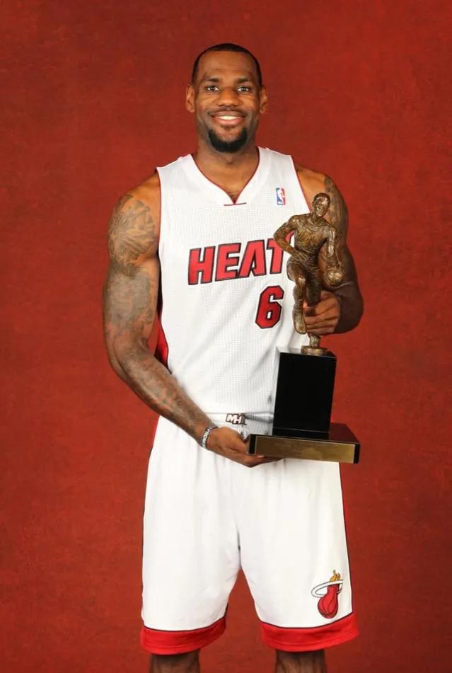 nba总决赛收视率前10詹姆斯占几次,近10年nba总决赛收视率排行榜最低