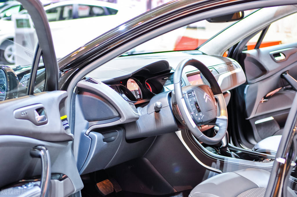 法系车哪款车发动机质量最好,法系车优缺点有哪些