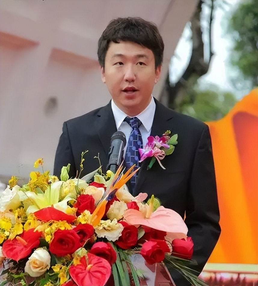 许家印之妻丁玉梅：住出租屋陪丈夫创业，恒大危机击不垮夫妻情