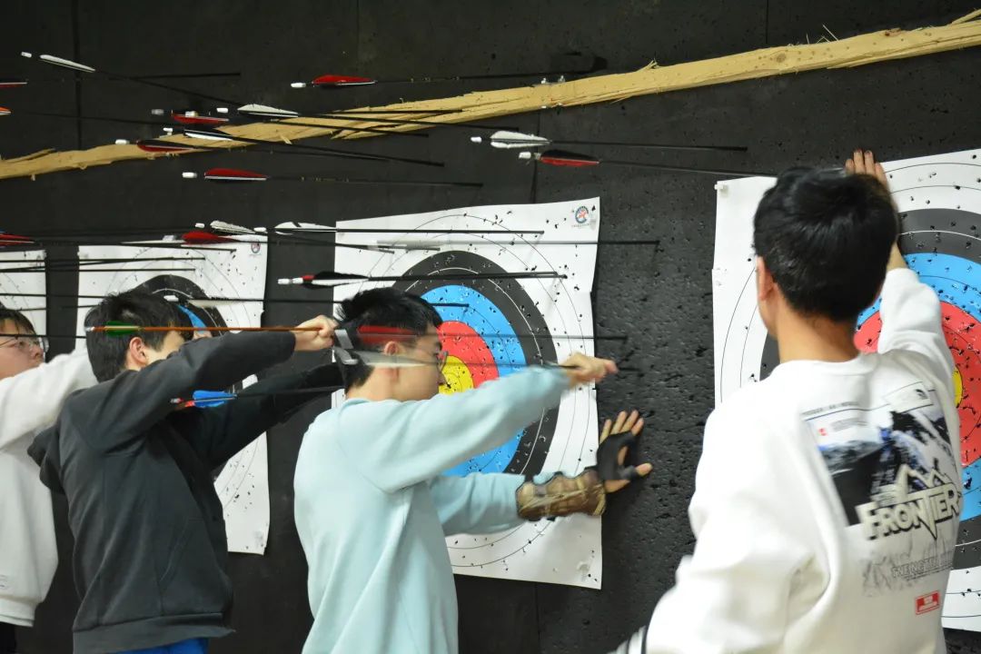 射艺、足球、排球、篮球、乒乓球……这样的书院体育季同学们还想下期再相见！