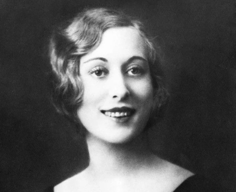 这个犹太裔女子,一手打造以美为名的雅诗兰黛商业帝国