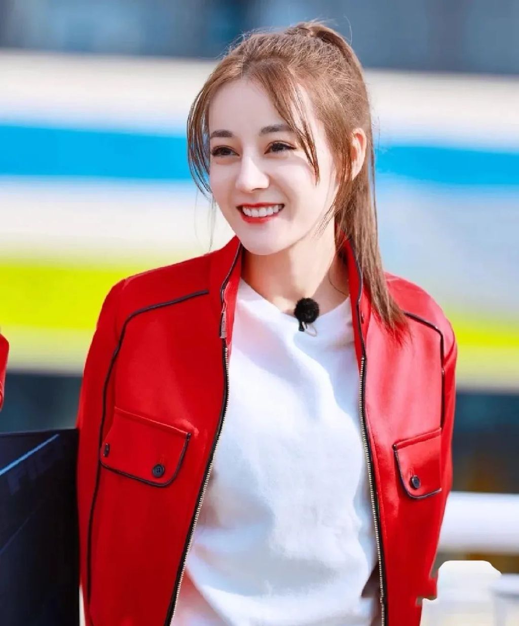 2018发色显肤色白又低调的发色,浅发色和深发色哪个更低调