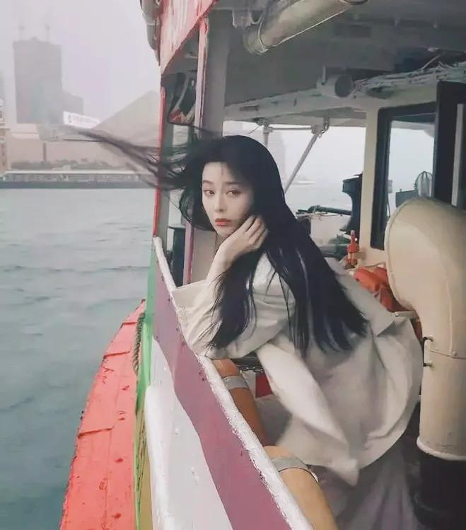 范冰冰在街头照片,范冰冰回归机场街拍阵营