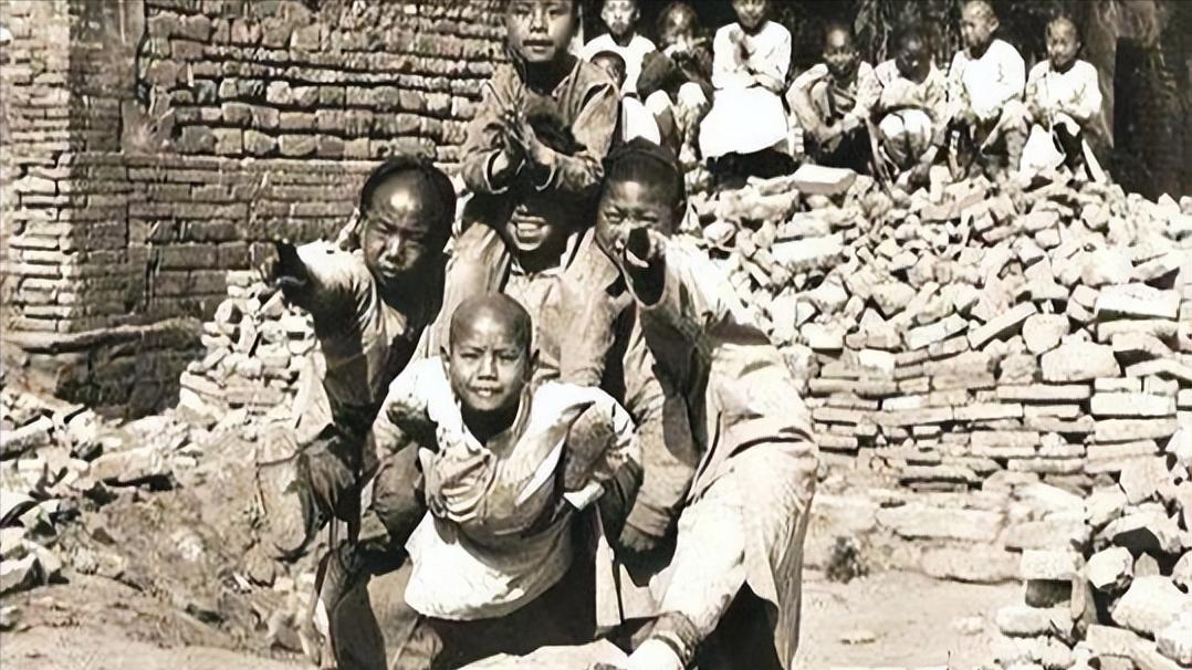 燕子李三飞檐走壁轻功高清图片,燕子李三李圣武为何能飞檐走壁