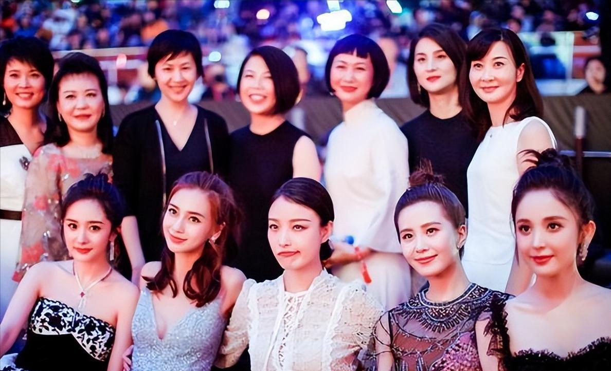 横店群演的悲惨事件,20万横店群演现状美女成群