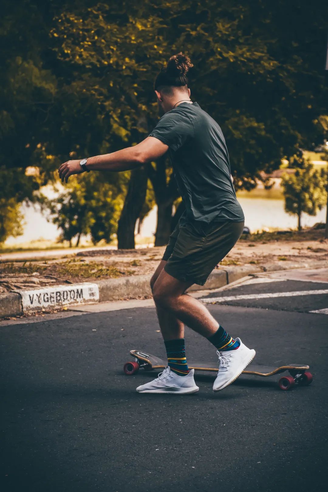 虎扑直男举办男神大赛，周杰伦无缘16强，吴彦祖排第4