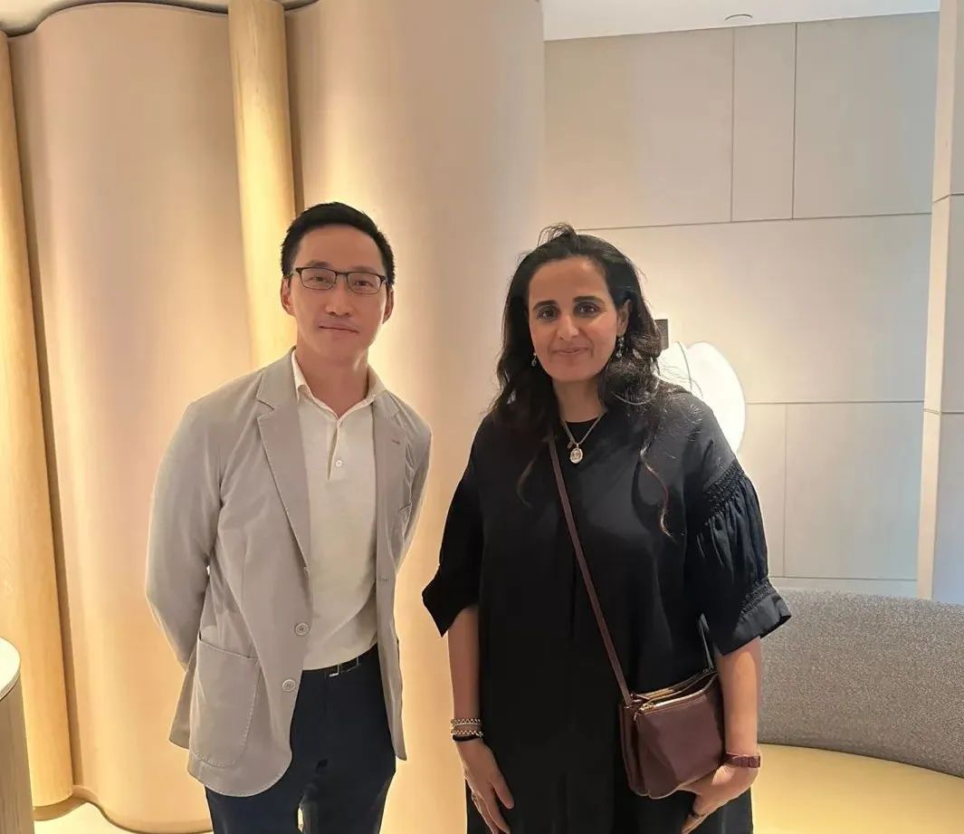 亚洲顶级藏家的4层海滨之家：挂满30件珍藏，审美一流