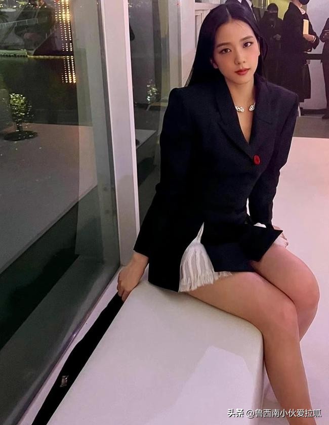 jisoo卡地亚为啥不推封面,金智秀jisoo出席迪奥卡地亚活动