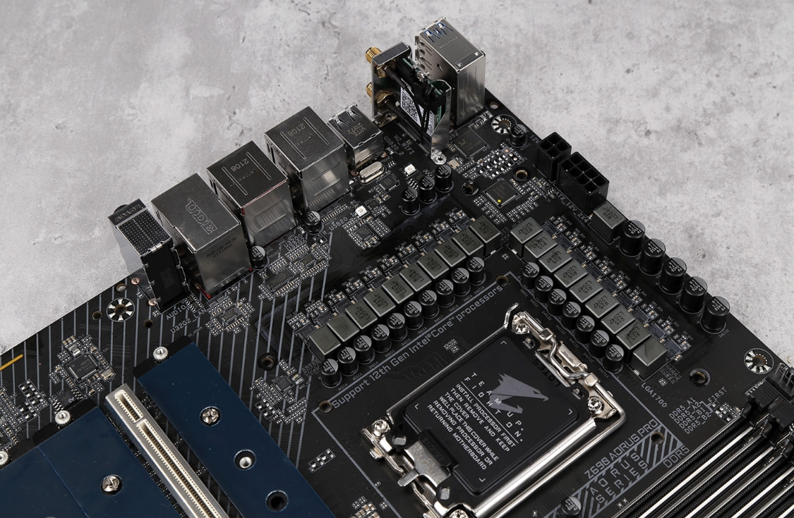 技嘉z690雪鹰和小雕主板评测,技嘉z690小雕pro评测