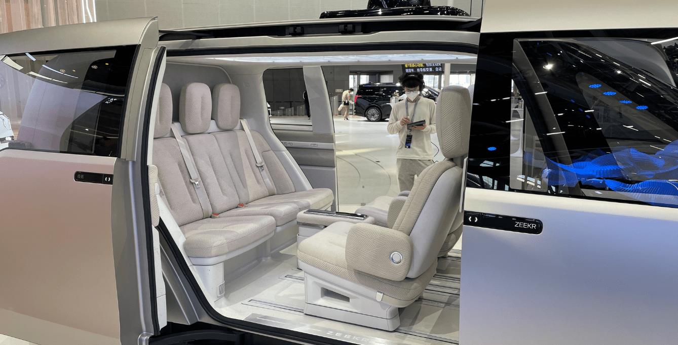 豪华MPV大战：四款霸气“*弹子**头”PK，看看谁能成为最强王者！