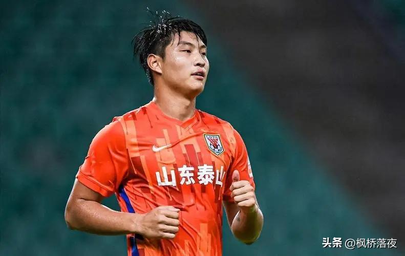 武磊师弟即将宣布留洋失败,中国足球球星武磊巅峰视频