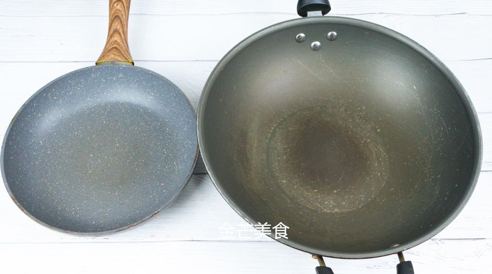 不粘锅掉一点漆还能用吗,不粘锅掉了一点点