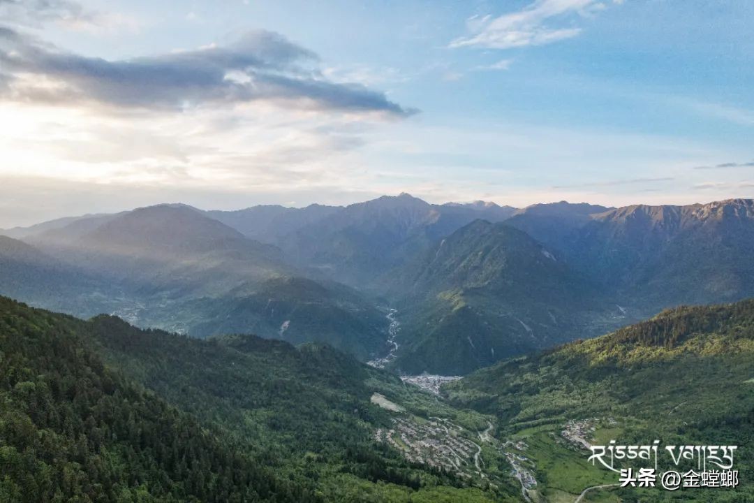 中国首家，全球第六家—九寨沟日赛谷丽思卡尔顿隐世酒店