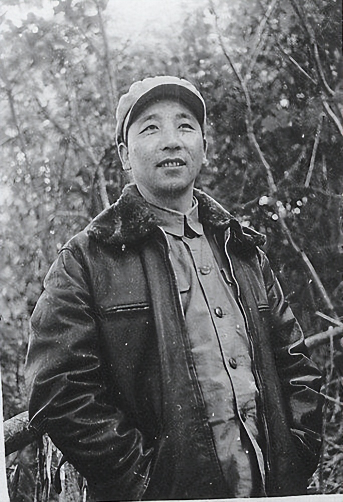 1964年，陈毅笑对*基伟秦**说：作为你半个老丈人，我给你换个岗位吧