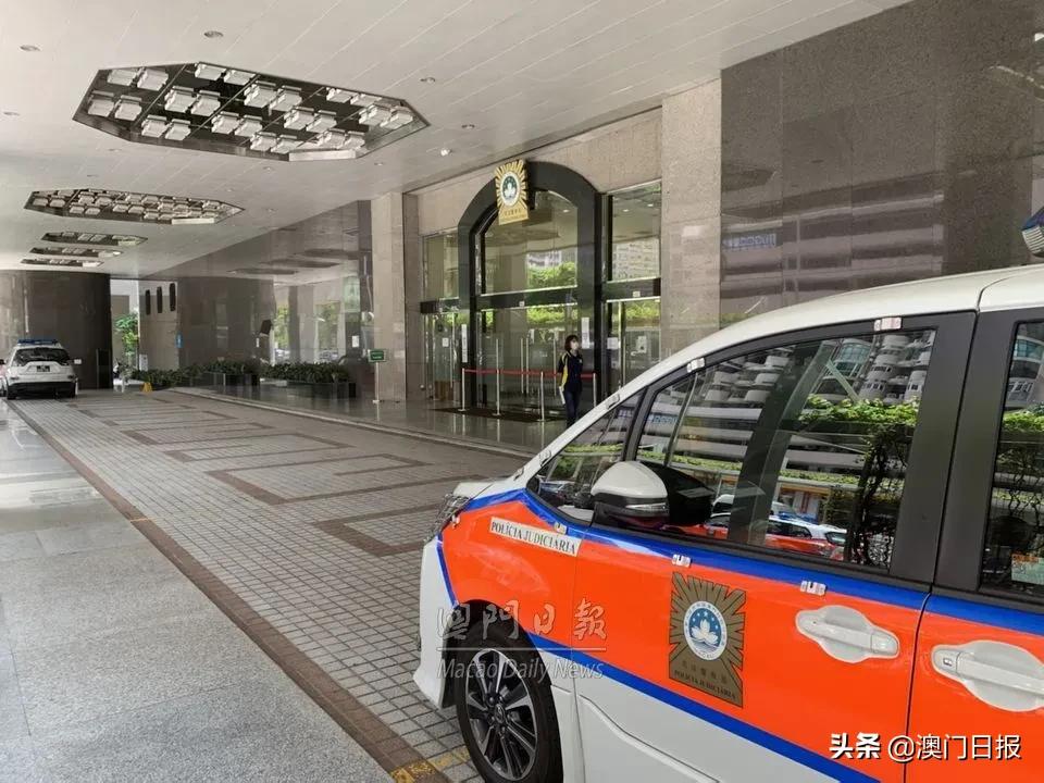 男人在欧洲赌场输掉3000万,男子组团赌博出老千