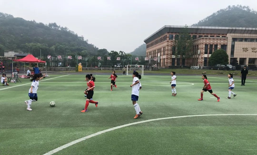 校园足球挺进决赛,驰骋绿茵足够精彩