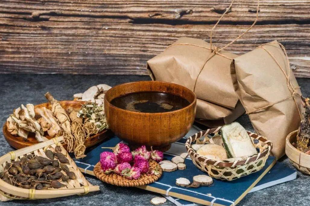 基于“伏邪学说”，探讨中医对慢性萎缩性胃炎的治疗方法