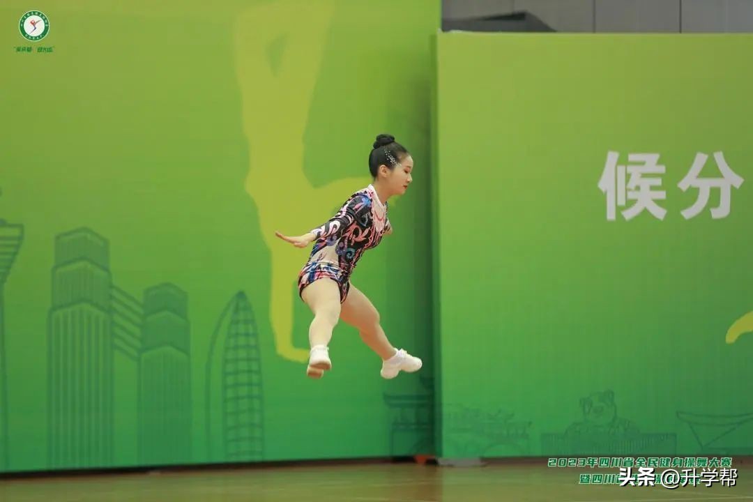 今年夏天，我们“艺”起到成都七中！