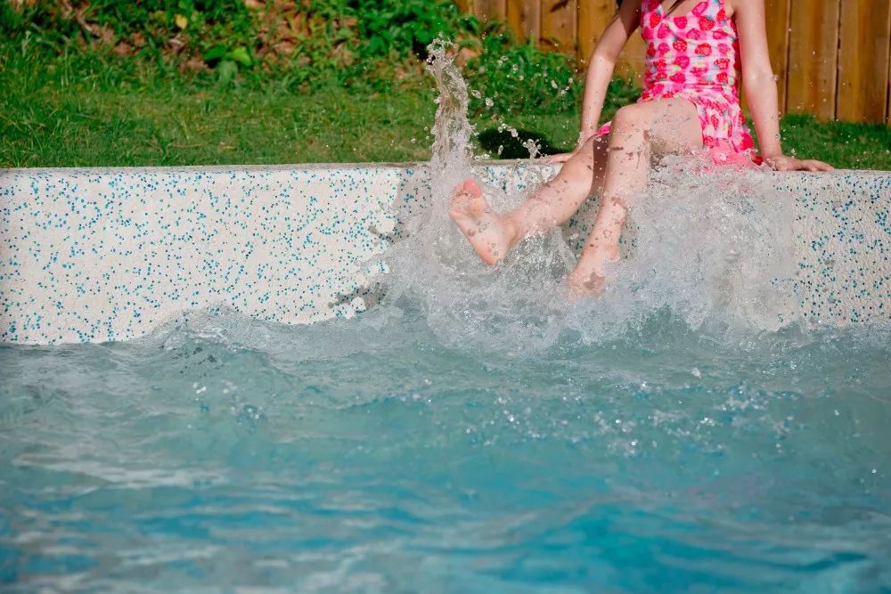 孩子不到5岁学游泳早不早,孩子多大年龄学游泳合适