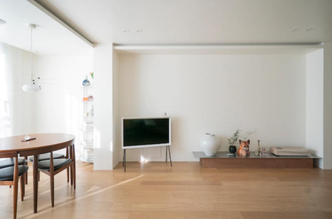 小户型收纳电视柜设计,电视柜这样设计美观又实用