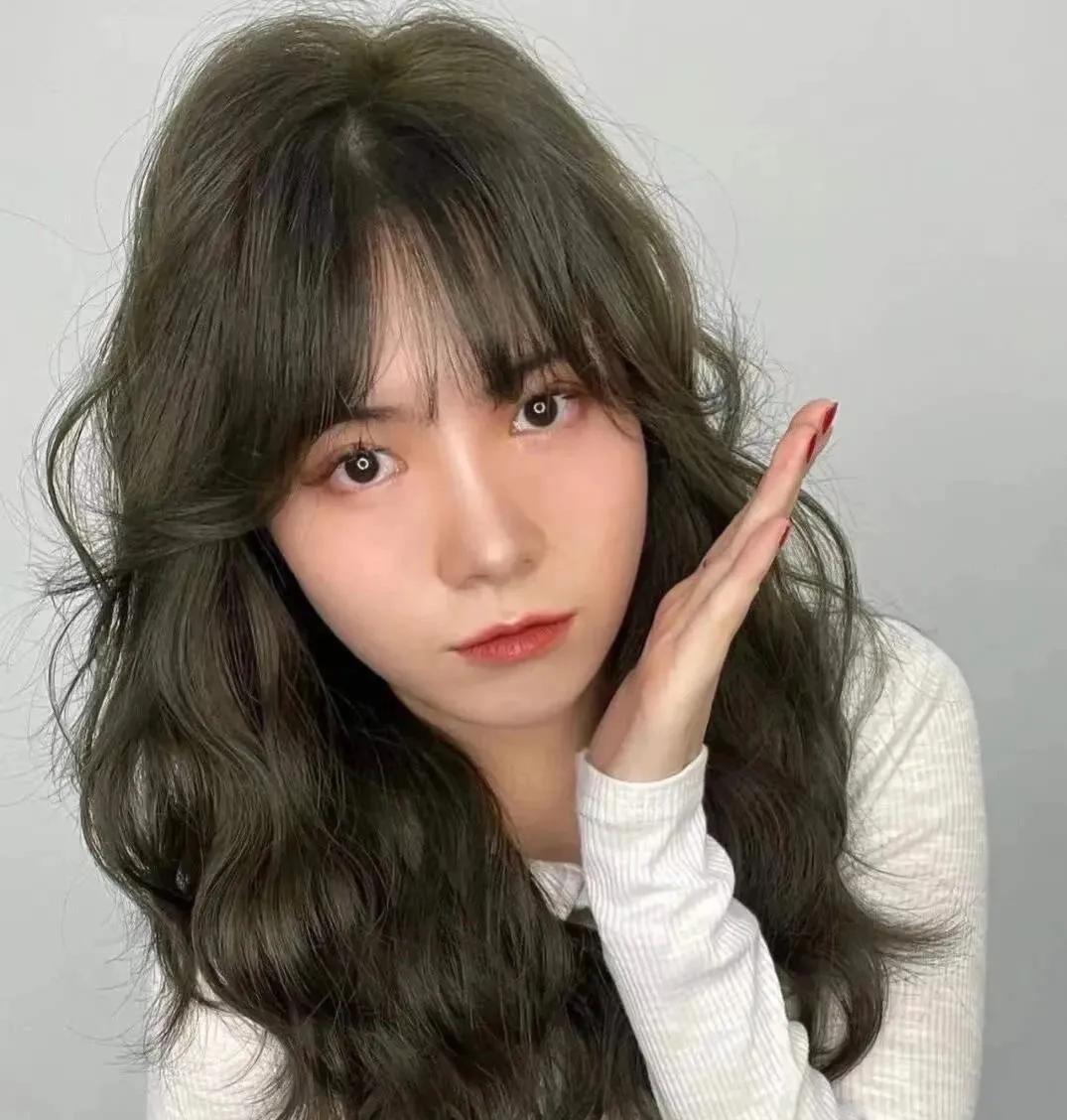 女生中长韩式浪漫气垫烫