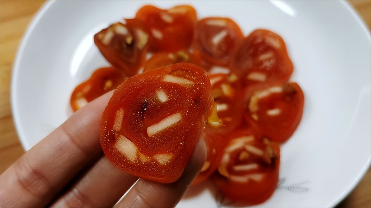 新鲜的柿子含黄体酮吗,柿子里面含有黄体酮吗