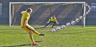 香蕉球弧线球踢法,如何踢小弧线的香蕉球