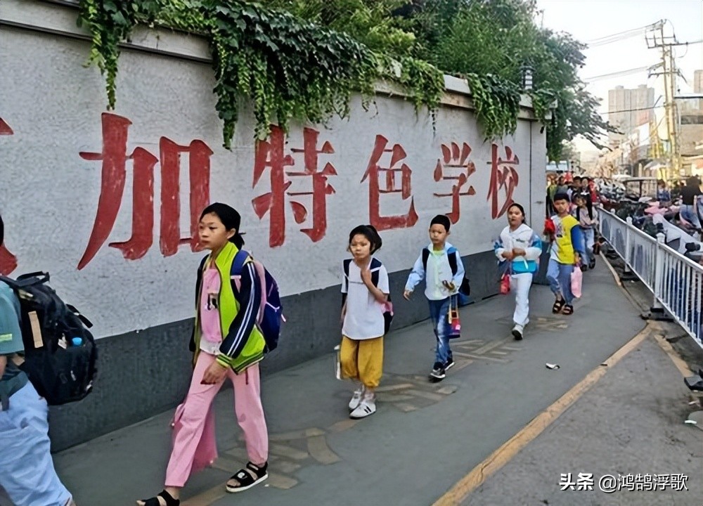 2005年，小女孩将陌生男子认成爸爸，父亲对比DNA发现是自己亲弟