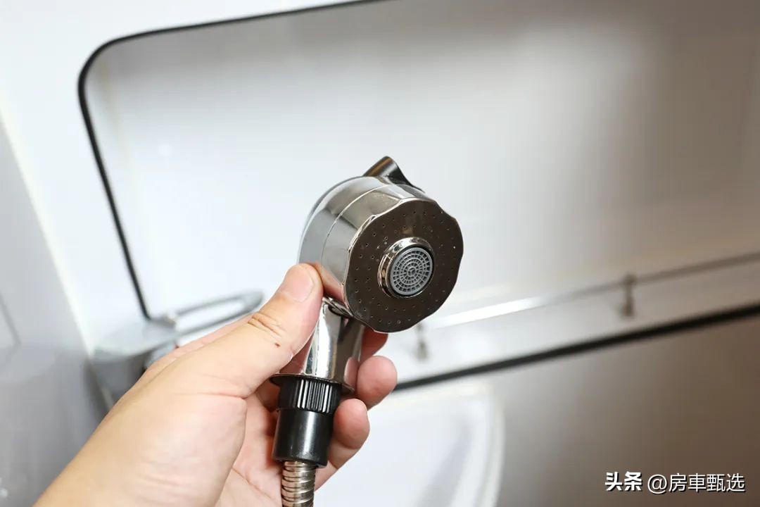 福特新全顺升顶商旅房车,福特新全顺2023款旅居房车