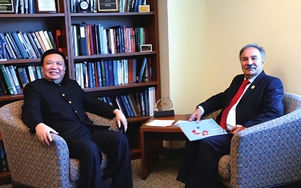 钟馨稼生产的电池品牌,电池大王钟馨稼回来了