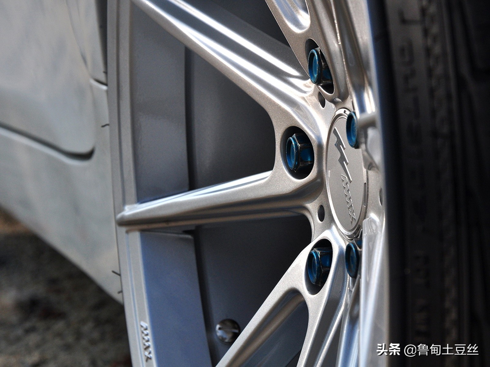 锐志原车16寸轮毂参数详情,锐志gr版x133轮毂