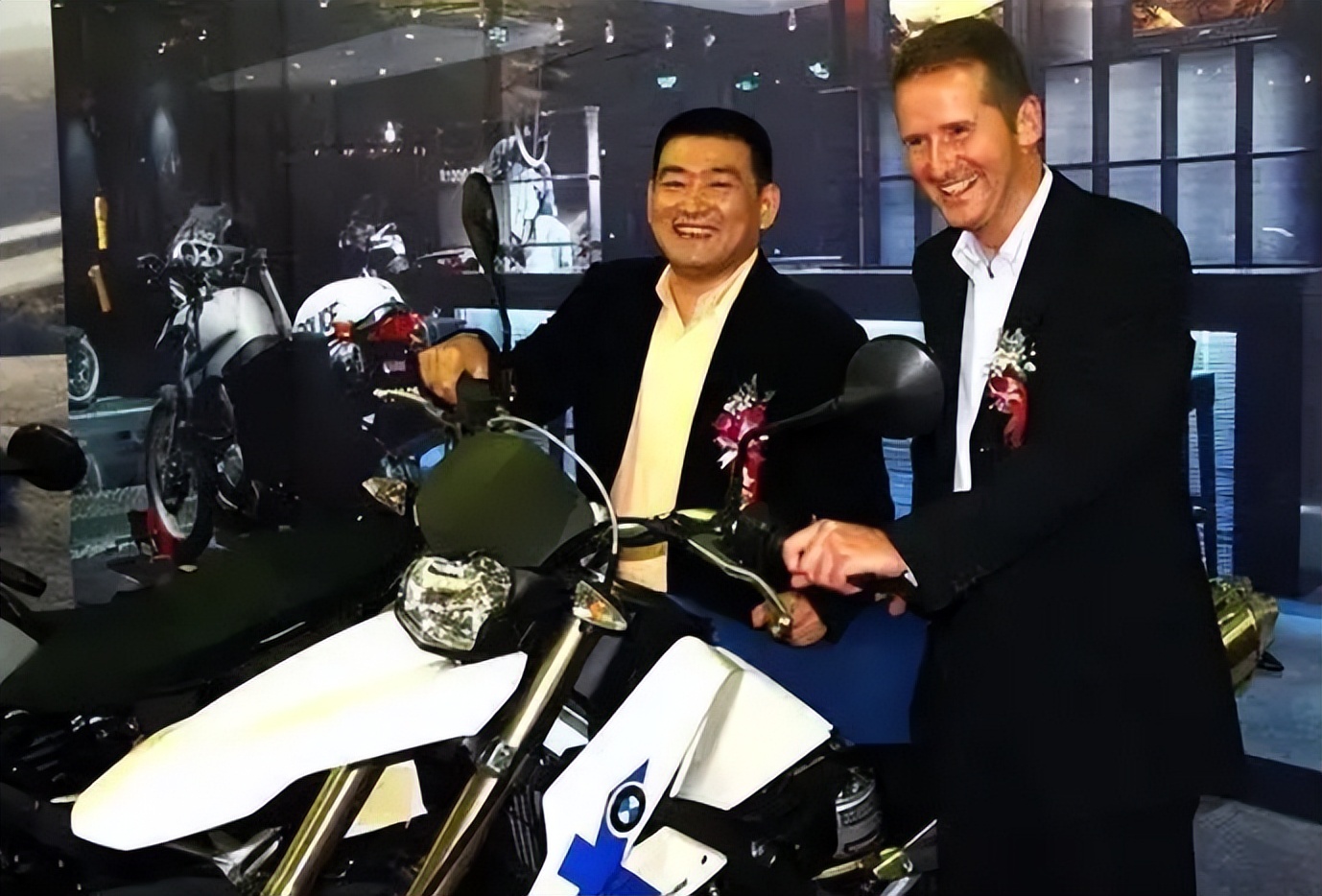 坠落的重庆富豪：占据越南摩托半壁江山，身家百亿却被15亿压垮