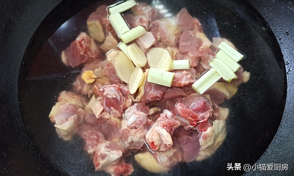 魔芋烧鸭最正宗川味做法,四川魔芋烧鸭的正宗做法