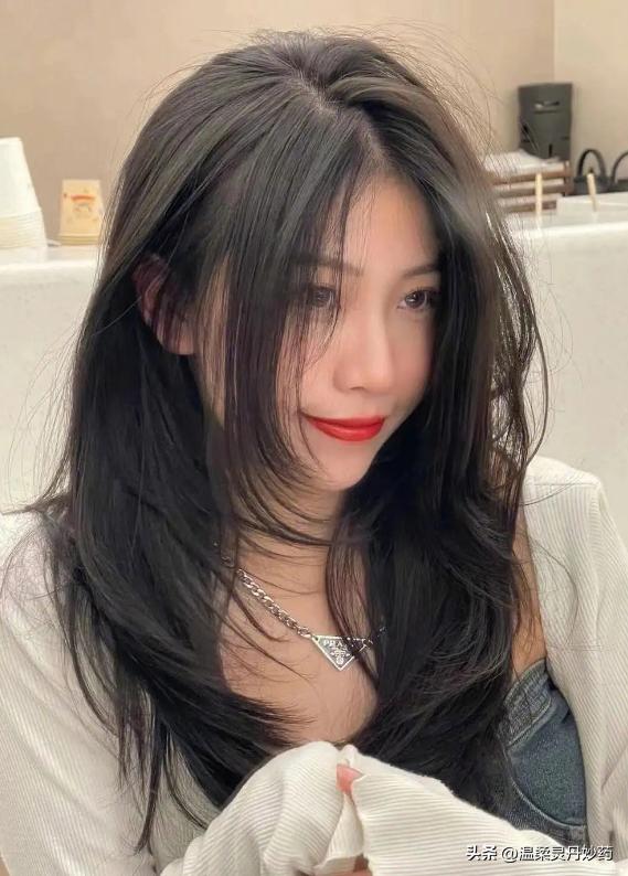 看起来比较自然减龄的长发发型,小男孩发型2021流行发型长发