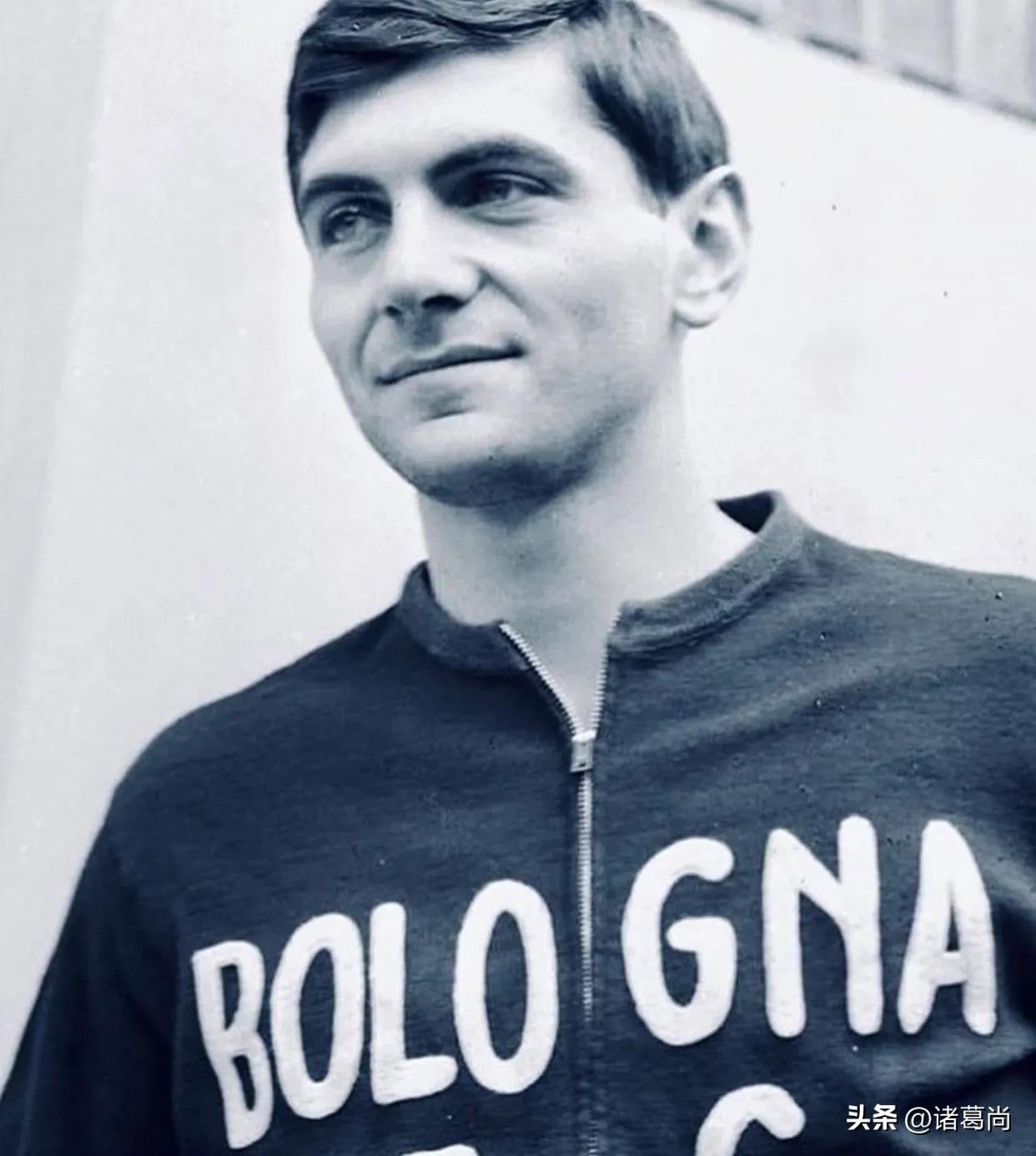 曾经的男模军团，意大利世界杯球服变革