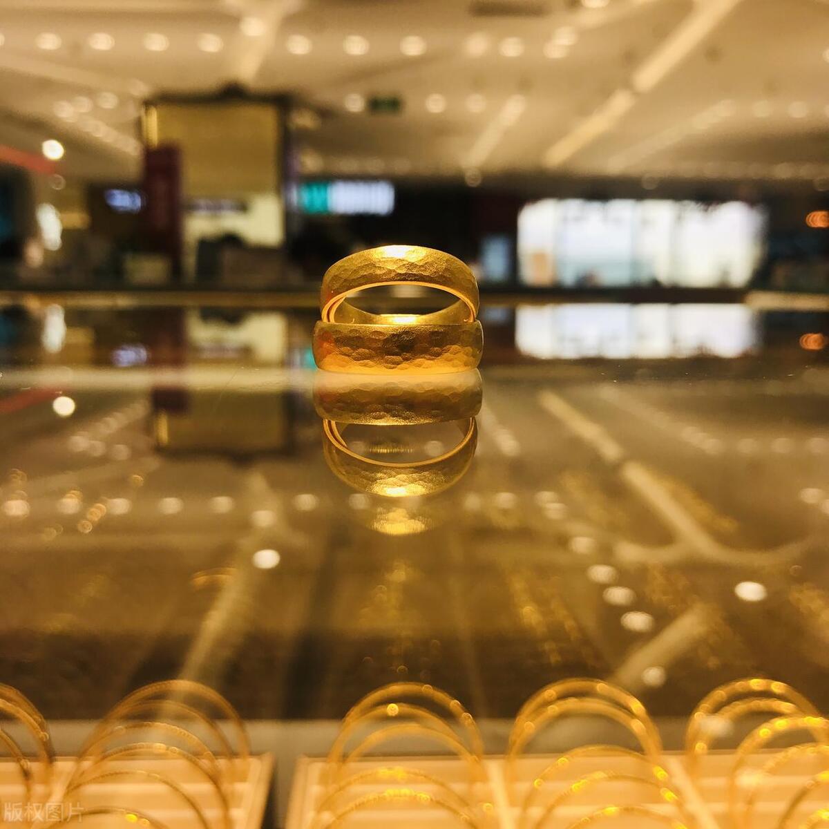 深圳淘金客涌入深圳水贝,深圳水贝下水道淘金