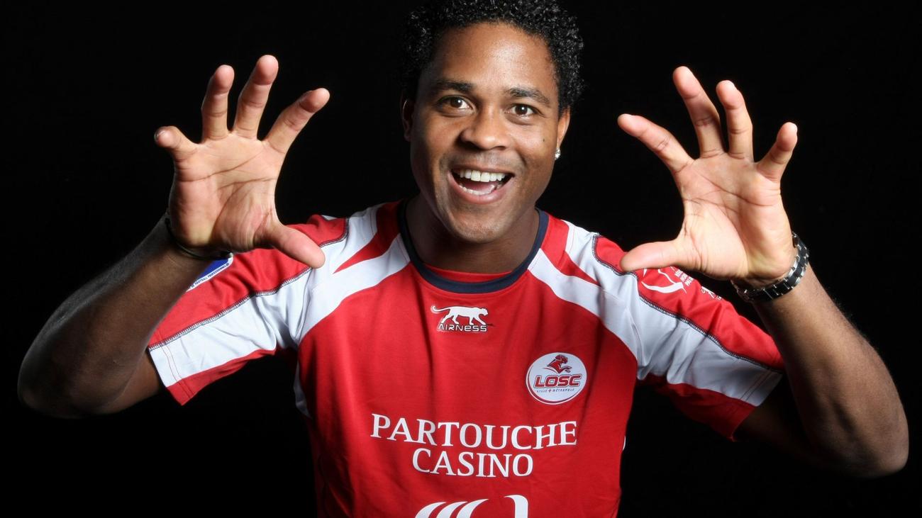 足球名将范巴斯滕年龄,伊布范巴斯滕退役视频