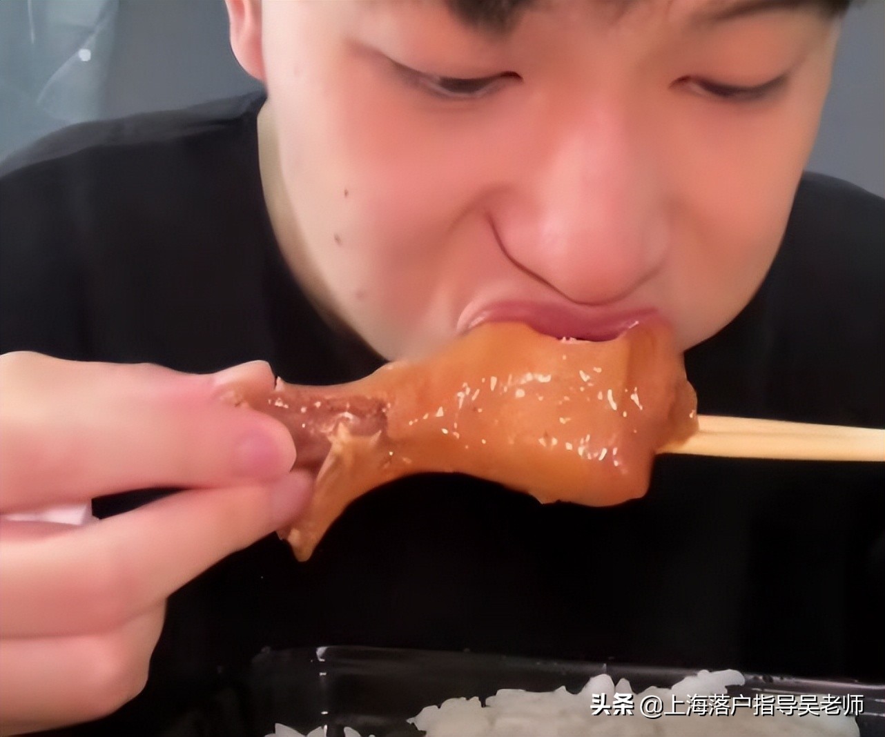 大学生上海一月生活需要多少钱,上海的大学生一个月生活费