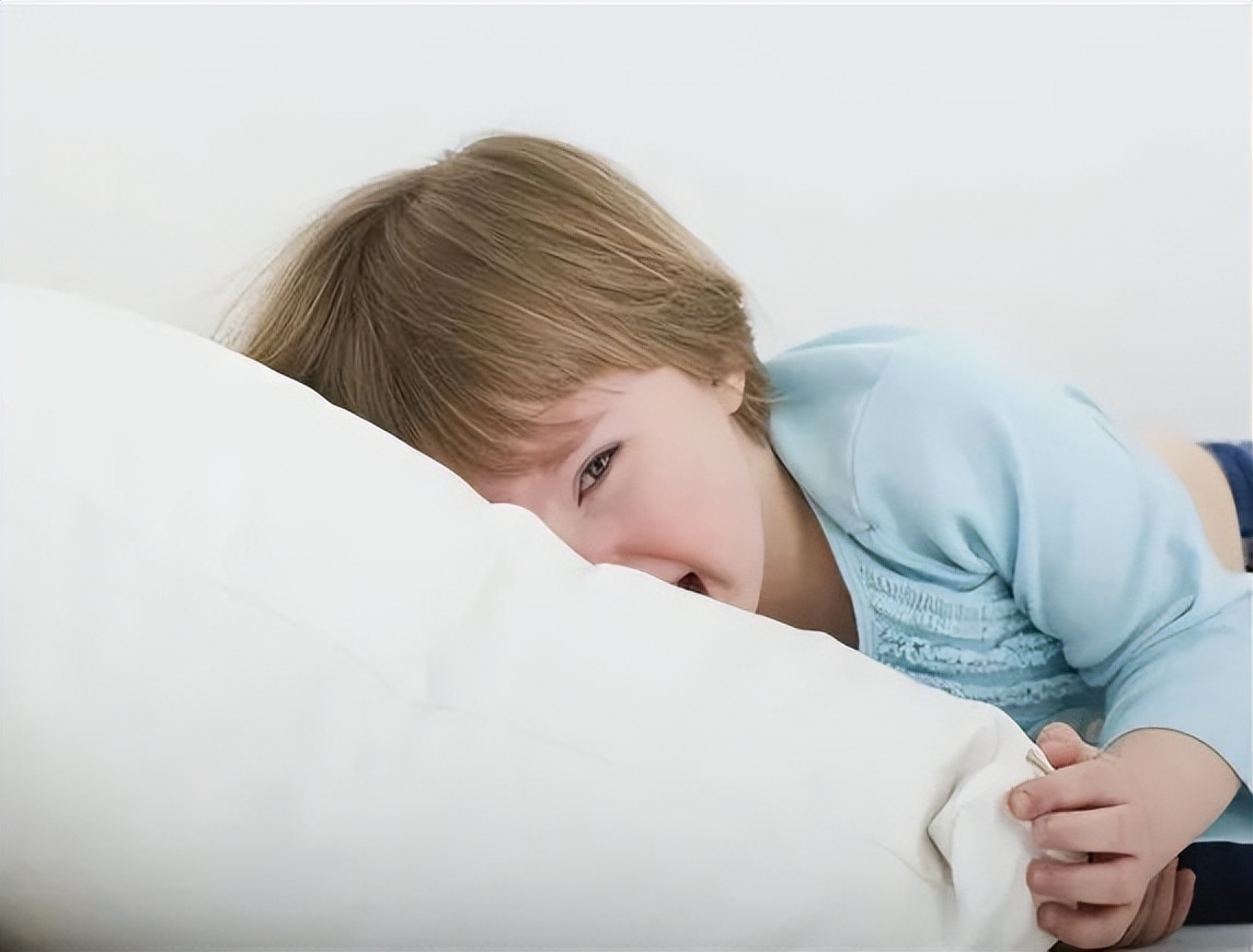 2-6岁孩子爱哭发脾气,2-3岁孩子脾气暴躁爱哭怎么教育